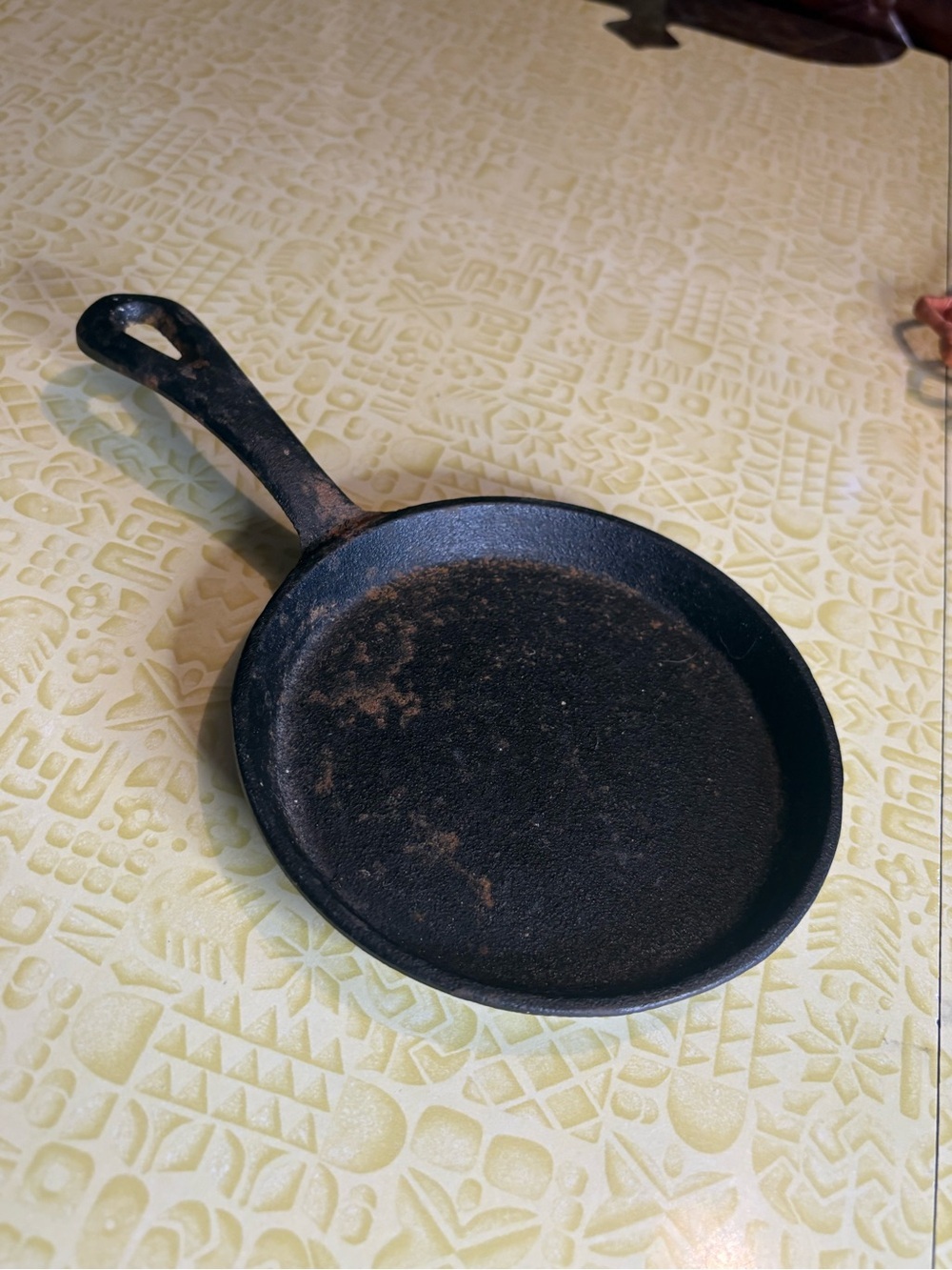 Vintage Black Cast Iron Skillet - Heavy-Duty Frying Pan - Picture 2 of 6